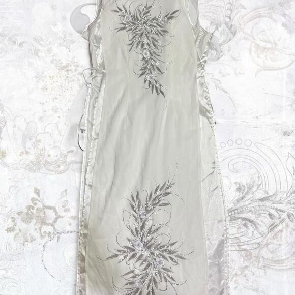 Source Unknown Dresses & Skirts - Unbranded Women's White and Cream Dress